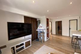 Duplex Apartment in Glorious Coastal Location