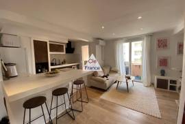 Duplex Apartment in Glorious Coastal Location