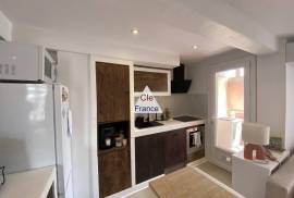 Duplex Apartment in Glorious Coastal Location