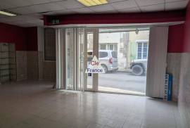 Centre Ville De Matha, Commerce Et Logement