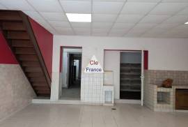 Centre Ville De Matha, Commerce Et Logement