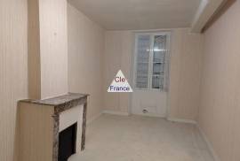 Centre Ville De Matha, Commerce Et Logement