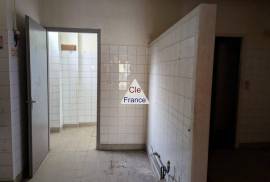 Centre Ville De Matha, Commerce Et Logement