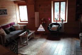 Villard-sur-doron : Ensemble De 3 Appartements