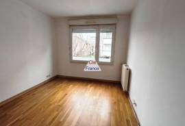 Appartement F5 Au 1er Etage 4 Chambres 2 Parkings