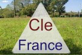 A Vendre Terrain Constructible D\'environ 1500 M2 Dans Un Cadre Paisible