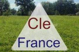 A Vendre Terrain Constructible D\'environ 1500 M2 Dans Un Cadre Paisible