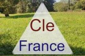 A Vendre Terrain Constructible D\'environ 1500 M2 Dans Un Cadre Paisible
