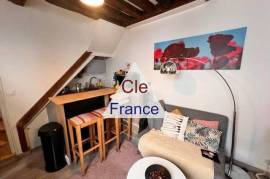 Marais : Charmant Deux Pieces En Duplex