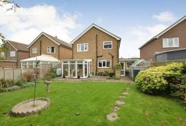 3 bedroom, Detached house for sale