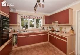 3 bedroom, Detached house for sale