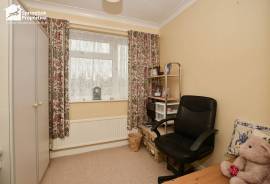 3 bedroom, Detached house for sale