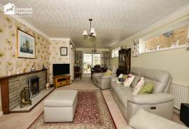 3 bedroom, Detached house for sale