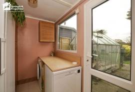 3 bedroom, Detached house for sale
