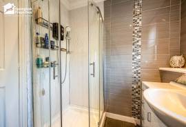 3 bedroom, Semi-detached house for sale