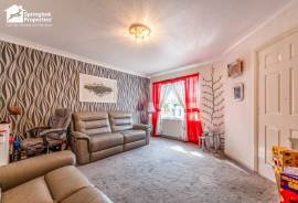 3 bedroom, Semi-detached house for sale