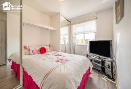 3 bedroom, Semi-detached house for sale