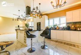 5 bedroom, Barn Conversion for sale