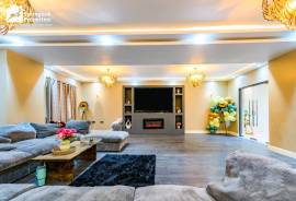 5 bedroom, Barn Conversion for sale