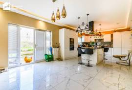 5 bedroom, Barn Conversion for sale