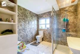 5 bedroom, Barn Conversion for sale