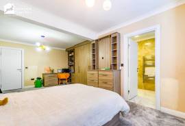 5 bedroom, Barn Conversion for sale