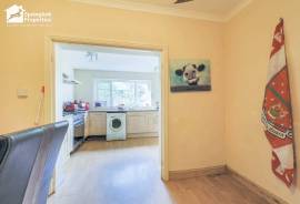 3 bedroom, Semi-detached house for sale