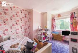 3 bedroom, Semi-detached house for sale
