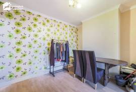 3 bedroom, Semi-detached house for sale