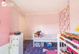 3 bedroom, Semi-detached house for sale