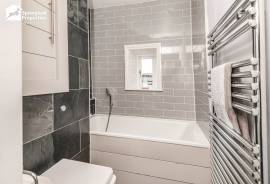3 bedroom, Cottage for sale