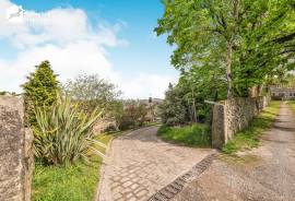 3 bedroom, Cottage for sale