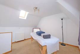 3 bedroom, Semi-detached house for sale