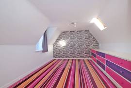 3 bedroom, Semi-detached house for sale