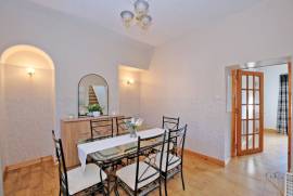3 bedroom, Semi-detached house for sale