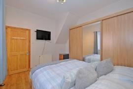 3 bedroom, Semi-detached house for sale