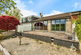 3 bedroom, Bungalow for sale