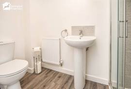 3 bedroom, Detached house for sale