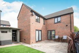3 bedroom, Detached house for sale