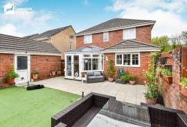 4 bedroom, Detached house for sale