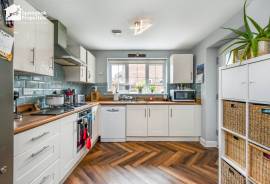 4 bedroom, Detached house for sale