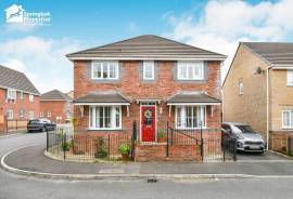 4 bedroom, Detached house for sale