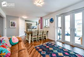 4 bedroom, Detached house for sale