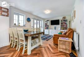 4 bedroom, Detached house for sale