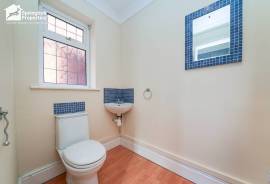 3 bedroom, Detached house for sale