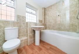 3 bedroom, Detached house for sale