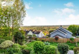 4 bedroom, Detached house for sale