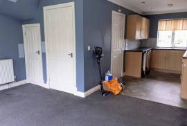 3 bedroom, Semi-detached house for sale