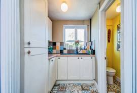 4 bedroom, Detached house for sale