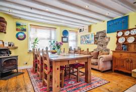 4 bedroom, Detached house for sale